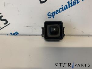 Gebruikte Spiegel Schakelaar Mercedes E (W124) 2.0 200 E Prijs € 9,50 Margeregeling aangeboden door Sterparts Mercedes specialist