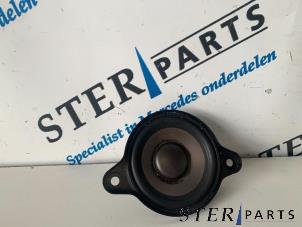 Gebruikte Luidspreker Mercedes E (W211) 2.2 E-200 CDI 16V Prijs € 19,95 Margeregeling aangeboden door Sterparts Mercedes specialist