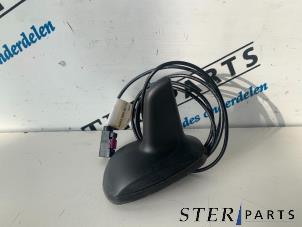 Gebruikte Antenne Mercedes C (W204) 1.6 C-180 16V BlueEfficiency Prijs € 34,95 Margeregeling aangeboden door Sterparts Mercedes specialist