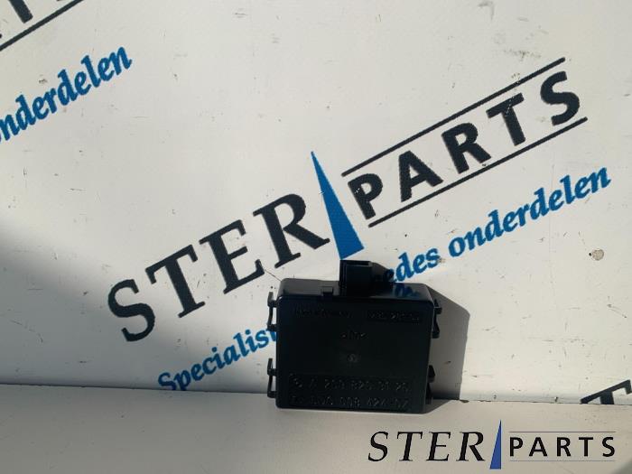 Gebruikte Regensensor Mercedes S (W221) 3.0 S-320 CDI 24V Prijs € 25,00 Margeregeling aangeboden door Sterparts Mercedes specialist