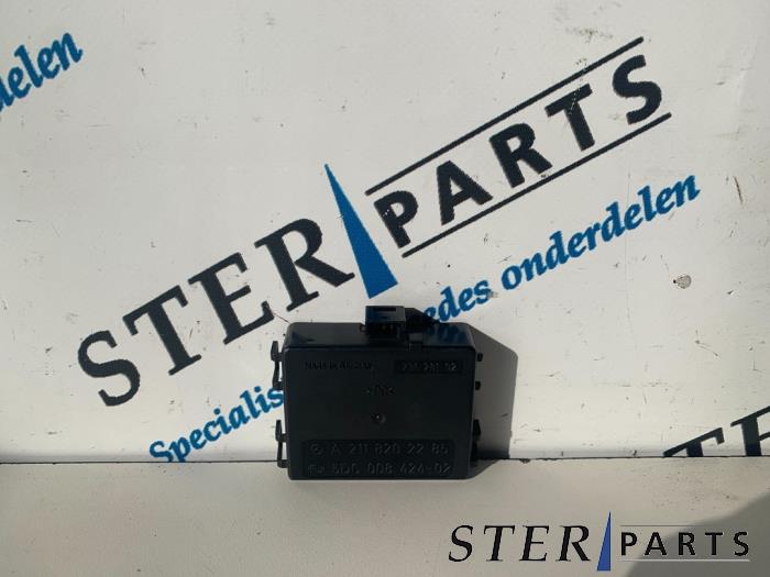 Gebruikte Regensensor Mercedes E (W211) 2.2 E-200 CDI 16V Prijs € 19,95 Margeregeling aangeboden door Sterparts Mercedes specialist