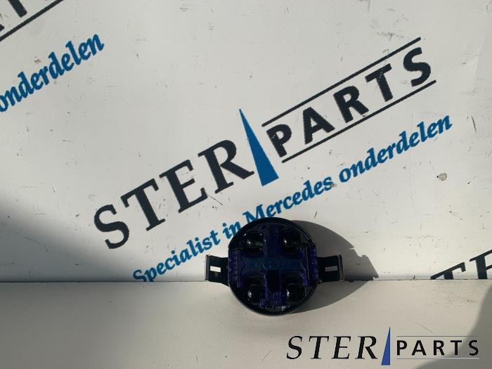 Gebruikte Regensensor Mercedes E (W212) E-200 CGI 16V BlueEfficiency Prijs € 19,95 Margeregeling aangeboden door Sterparts Mercedes specialist