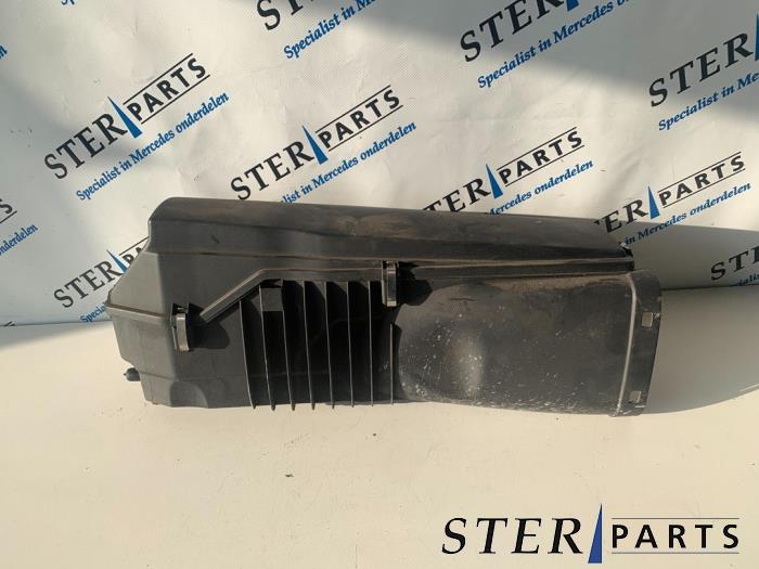 Gebruikte Luchtfilterhuis Mercedes E Combi (S211) 3.2 E-320 CDI 24V Prijs € 19,50 Margeregeling aangeboden door Sterparts Mercedes specialist