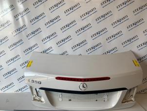 Gebruikte Kofferdeksel Mercedes E (C207) E-350 CDI V6 24V Prijs € 275,00 Margeregeling aangeboden door Sterparts Mercedes specialist