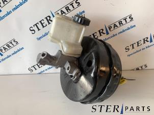 Gebruikte Rembekrachtiger Mercedes E (C207) E-350 CDI V6 24V Prijs € 59,50 Margeregeling aangeboden door Sterparts Mercedes specialist