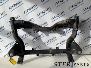 Gebruikte Subframe Mercedes E (C207) E-350 CDI V6 24V Prijs € 69,50 Margeregeling aangeboden door Sterparts Mercedes specialist
