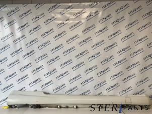 Gebruikte Sideskirt rechts Mercedes E (C207) E-350 CDI V6 24V Prijs € 149,50 Margeregeling aangeboden door Sterparts Mercedes specialist