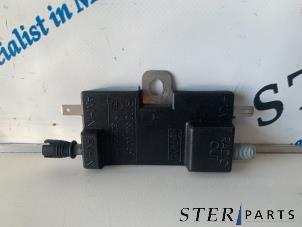 Gebruikte Antenne Versterker Mercedes CL (215) 5.0 CL-500 V8 24V Prijs € 14,95 Margeregeling aangeboden door Sterparts Mercedes specialist