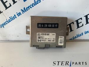 Gebruikte Antenne Versterker Mercedes S (W220) 3.2 S-320 CDI 24V Prijs € 44,95 Margeregeling aangeboden door Sterparts Mercedes specialist