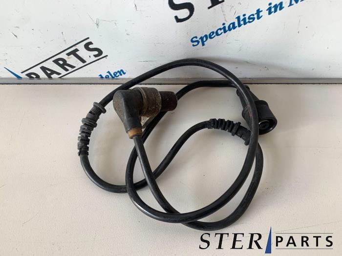 Gebruikte ABS Sensor Mercedes E (W124) 2.0 200 E Prijs € 19,95 Margeregeling aangeboden door Sterparts Mercedes specialist