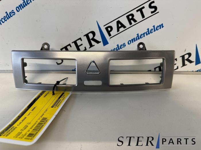 Gebruikte Diversen Mercedes C Combi (S203) 2.5 C-230 V6 24V Prijs € 19,95 Margeregeling aangeboden door Sterparts Mercedes specialist