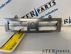 Gebruikte Diversen Mercedes C Combi (S203) 2.5 C-230 V6 24V Prijs € 19,95 Margeregeling aangeboden door Sterparts Mercedes specialist