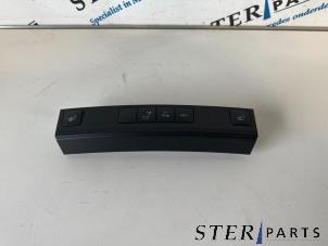 Gebruikte Schakelaar Stoelverwarming Mercedes E (W212) E-350 CDI BlueEfficiency 3.0 V6 24V Prijs € 29,95 Margeregeling aangeboden door Sterparts Mercedes specialist