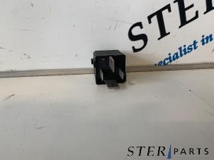Gebruikte Relais Mercedes ML I (163) 2.7 270 CDI 20V Prijs € 4,95 Margeregeling aangeboden door Sterparts Mercedes specialist