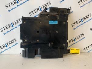 Gebruikte Subwoofer Mercedes ML I (163) 400 4.0 CDI V8 32V Prijs € 75,00 Margeregeling aangeboden door Sterparts Mercedes specialist