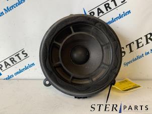Gebruikte Luidspreker Mercedes C Combi (S203) 2.2 C-200 CDI 16V Prijs € 9,95 Margeregeling aangeboden door Sterparts Mercedes specialist
