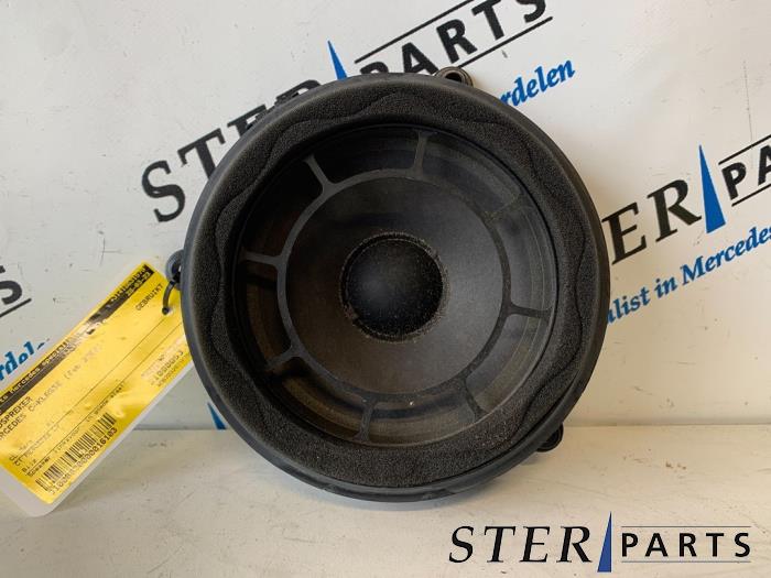 Gebruikte Luidspreker Mercedes C Combi (S203) 2.2 C-200 CDI 16V Prijs € 9,95 Margeregeling aangeboden door Sterparts Mercedes specialist