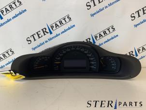 Gebruikte Tellerklok Mercedes C Sportcoupé (C203) 1.8 C-180K 16V Prijs € 60,00 Margeregeling aangeboden door Sterparts Mercedes specialist