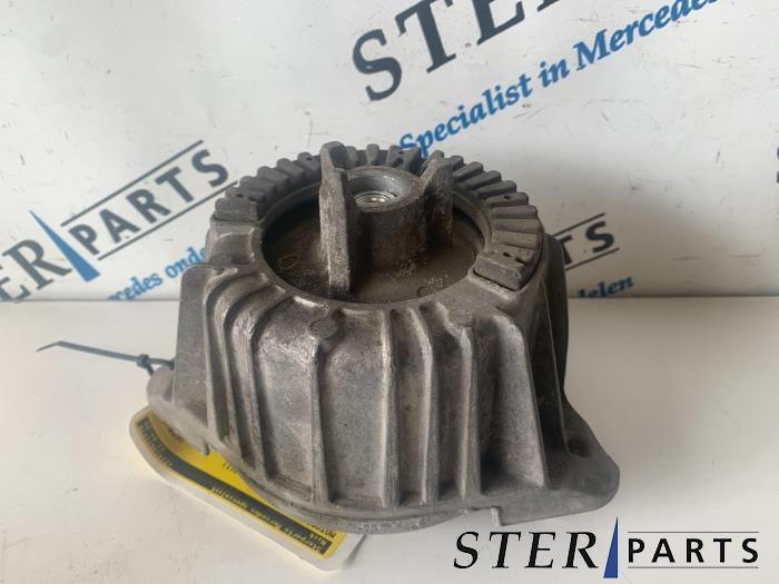 Gebruikte Motorrubber Mercedes C (W204) 2.2 C-200 CDI 16V BlueEFFICIENCY Prijs € 24,95 Margeregeling aangeboden door Sterparts Mercedes specialist