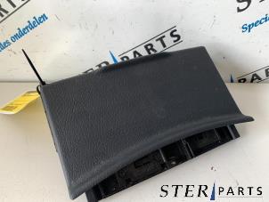 Gebruikte Asbak voor Mercedes S (W221) 3.0 S-320 CDI 24V Prijs € 45,00 Margeregeling aangeboden door Sterparts Mercedes specialist