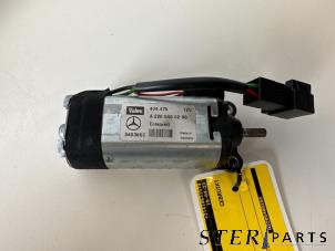 Gebruikte Diversen Mercedes S (W220) 3.2 S-320 CDI 24V Prijs € 45,00 Margeregeling aangeboden door Sterparts Mercedes specialist