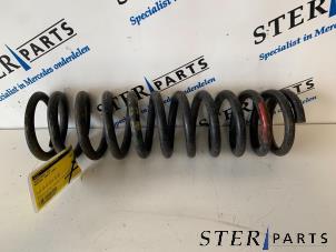 Gebruikte Veerschroef voor Mercedes 190 (W201) 2.0 E Prijs € 20,00 Margeregeling aangeboden door Sterparts Mercedes specialist