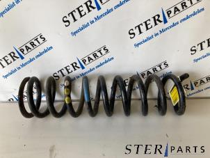 Gebruikte Schroefveer voor Mercedes S (W140) 2.8 300 SE Prijs € 35,00 Margeregeling aangeboden door Sterparts Mercedes specialist