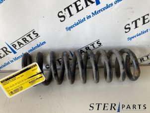 Gebruikte Schroefveer achter Mercedes C Combi (S203) 2.2 C-200 CDI 16V Prijs € 24,95 Margeregeling aangeboden door Sterparts Mercedes specialist