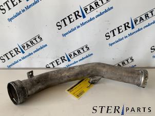 Gebruikte Turbo Pijp Mercedes S (W221) 3.0 S-320 CDI 24V Prijs € 14,95 Margeregeling aangeboden door Sterparts Mercedes specialist