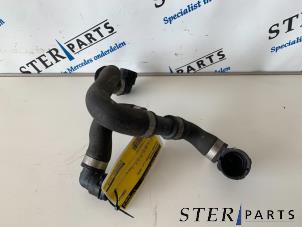 Gebruikte Radiateurslang Mercedes C Estate (S205) C-220 CDI BlueTEC, C-220 d 2.2 16V Prijs € 19,95 Margeregeling aangeboden door Sterparts Mercedes specialist