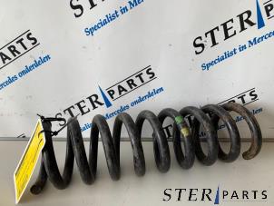 Gebruikte Schroefveer achter Mercedes E (W210) 2.0 E-200K 16V Prijs € 19,95 Margeregeling aangeboden door Sterparts Mercedes specialist