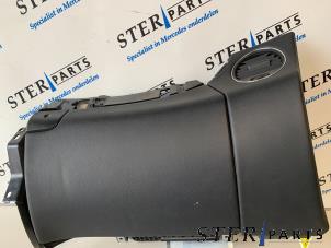 Gebruikte Dashboardkastje Mercedes CLS (C219) 350 CGI 3.5 V6 24V Prijs € 49,50 Margeregeling aangeboden door Sterparts Mercedes specialist