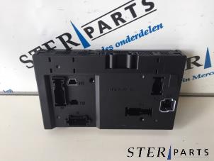 Gebruikte Comfort Module Mercedes S (W221) 3.0 S-320 CDI 24V Prijs € 125,00 Margeregeling aangeboden door Sterparts Mercedes specialist