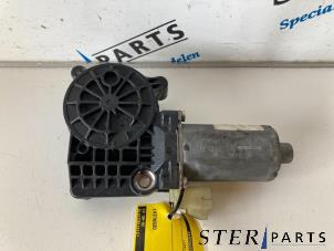 Gebruikte Raammotor Portier Mercedes ML I (163) 2.7 270 CDI 20V Prijs € 24,95 Margeregeling aangeboden door Sterparts Mercedes specialist