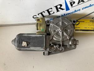 Gebruikte Raammotor Portier Mercedes S (W140) 2.8 300 SE Prijs € 50,00 Margeregeling aangeboden door Sterparts Mercedes specialist