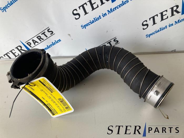 Gebruikte Intercooler Slang Mercedes C (W204) 1.6 C-180K 16V BlueEfficiency Prijs € 24,95 Margeregeling aangeboden door Sterparts Mercedes specialist