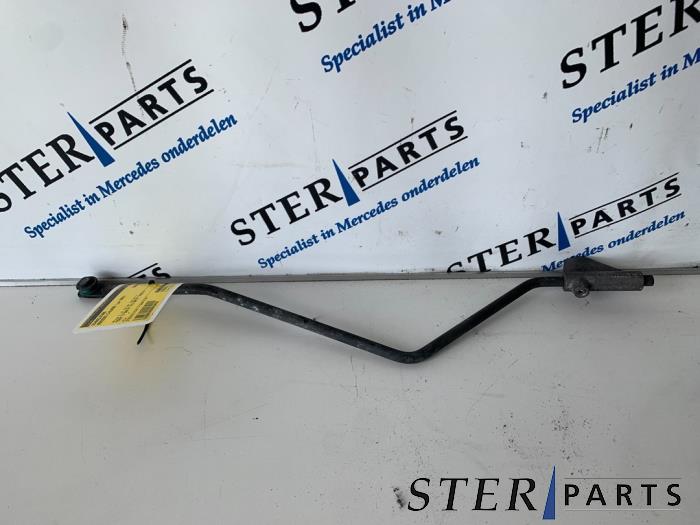 Gebruikte Schakelstang Mercedes E (W211) 2.7 E-270 CDI 20V Prijs € 9,50 Margeregeling aangeboden door Sterparts Mercedes specialist