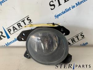 Gebruikte Mistlamp links-voor Mercedes C (W204) 2.2 C-200 CDI 16V Eco Prijs € 9,50 Margeregeling aangeboden door Sterparts Mercedes specialist