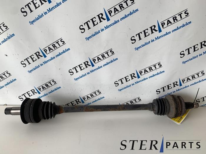 Gebruikte Aandrijfas links-achter Mercedes C (W204) 2.2 C-200 CDI 16V Eco Prijs € 24,95 Margeregeling aangeboden door Sterparts Mercedes specialist