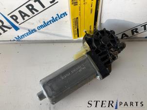 Gebruikte Stoelverstelling motor Mercedes C (W204) 2.2 C-200 CDI 16V Eco Prijs € 75,00 Margeregeling aangeboden door Sterparts Mercedes specialist