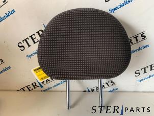Gebruikte Hoofdsteun Mercedes E Combi (S211) 2.2 E-220 CDI 16V Prijs € 24,95 Margeregeling aangeboden door Sterparts Mercedes specialist