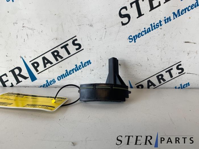 Stuurhoek sensor van een Mercedes-Benz E Combi (S211) 2.2 E-220 CDI 16V 2003