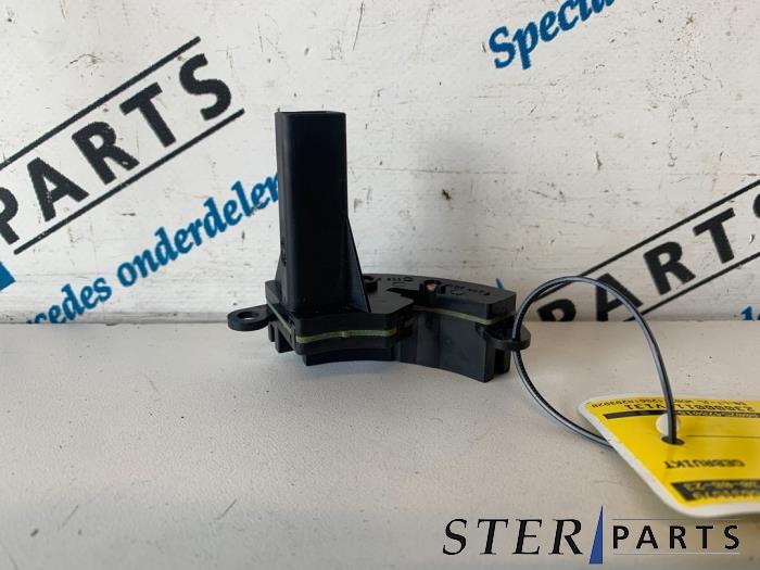 Stuurhoek sensor van een Mercedes-Benz E Combi (S211) 2.2 E-220 CDI 16V 2003