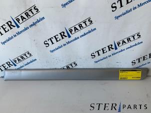 Gebruikte Portierlijst Mercedes ML I (163) 2.7 270 CDI 20V Prijs € 14,95 Margeregeling aangeboden door Sterparts Mercedes specialist