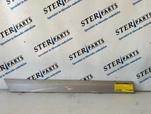 Gebruikte Portierlijst Mercedes C (W203) 2.2 C-200 CDI 16V Prijs € 14,95 Margeregeling aangeboden door Sterparts Mercedes specialist