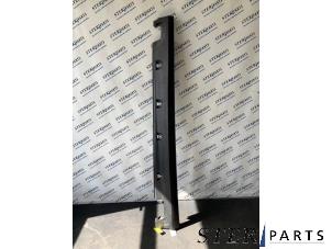 Gebruikte Sideskirt links Mercedes GLE Coupe (C292) 320 3.0 V6 24V biturbo 4-Matic Prijs € 50,00 Margeregeling aangeboden door Sterparts Mercedes specialist