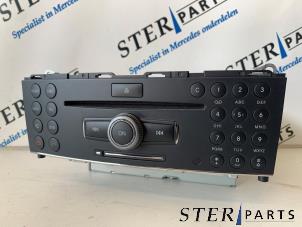 Gebruikte Radio Mercedes C Estate (S204) 3.0 C-320 CDI V6 24V Prijs € 249,50 Margeregeling aangeboden door Sterparts Mercedes specialist