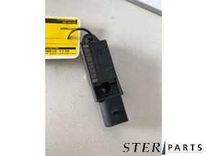 Gebruikte Airbag Sensor Mercedes E Combi (S211) 3.2 E-320 CDI 24V Prijs € 24,95 Margeregeling aangeboden door Sterparts Mercedes specialist