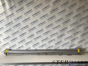 Gebruikte Sideskirt links Mercedes B (W245) 2.0 B-200 16V Turbo Prijs € 40,00 Margeregeling aangeboden door Sterparts Mercedes specialist