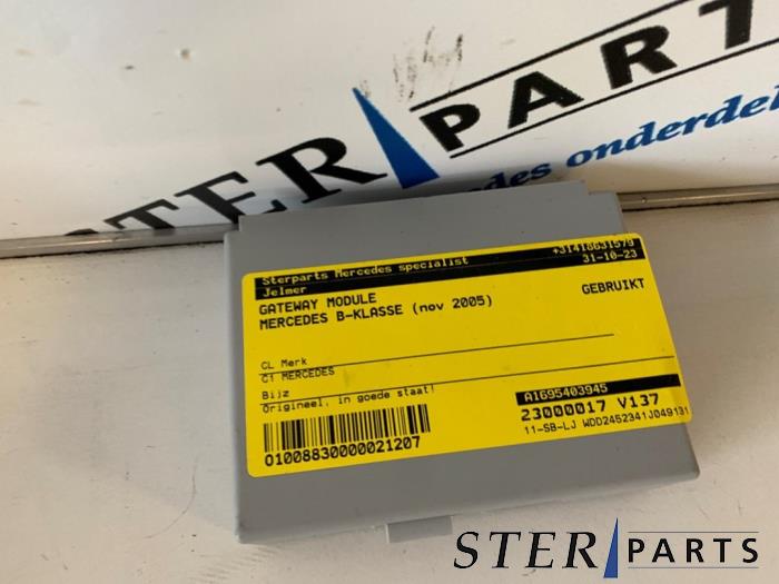 Gateway module van een Mercedes-Benz B (W245) 2.0 B-200 16V Turbo 2005